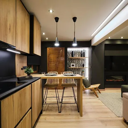 El Harapan, Refugiate En Una Selva A Pie De Playa